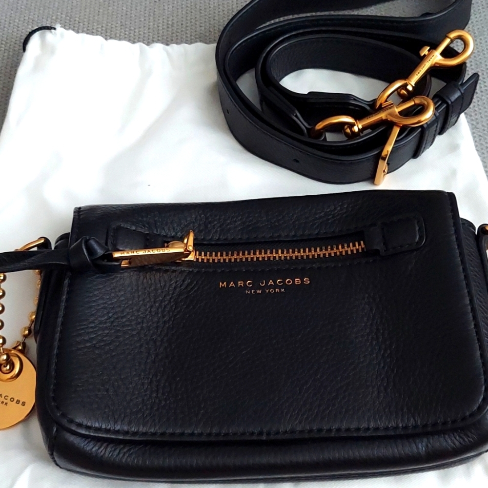 Marc Jacob's Recruit Crossbody black leather clutch purse / shoulder bag
